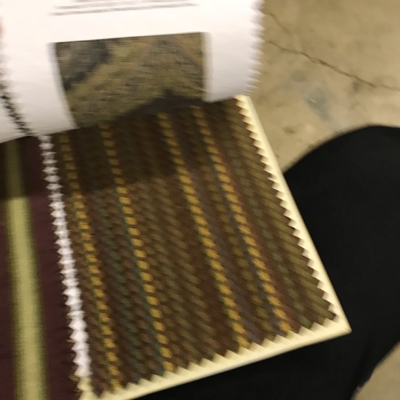 Robert Allen Upholstery Fabric Sample Book Color library “FIG ” 50 pieces - Picture 14 of 14